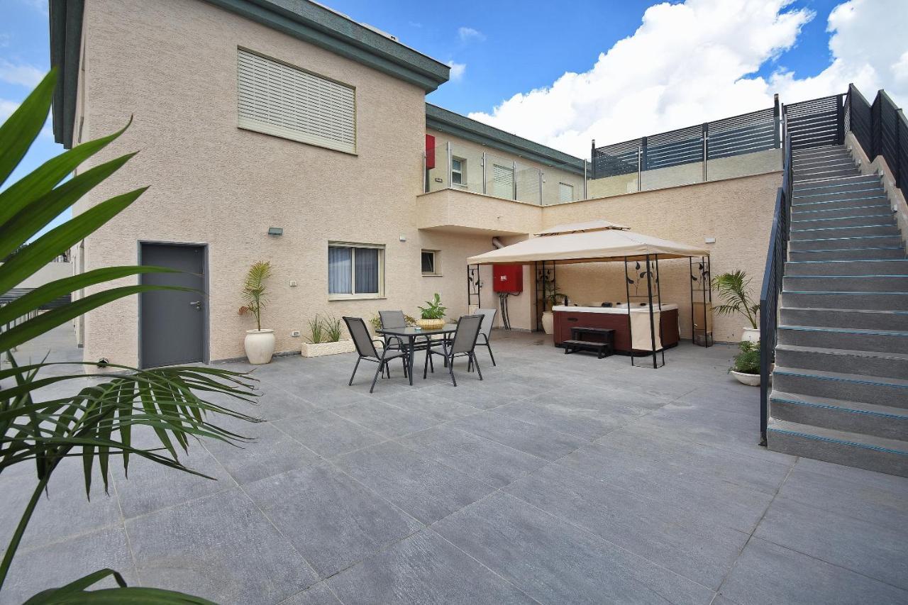 הסויטות של פולי Manot Exterior foto