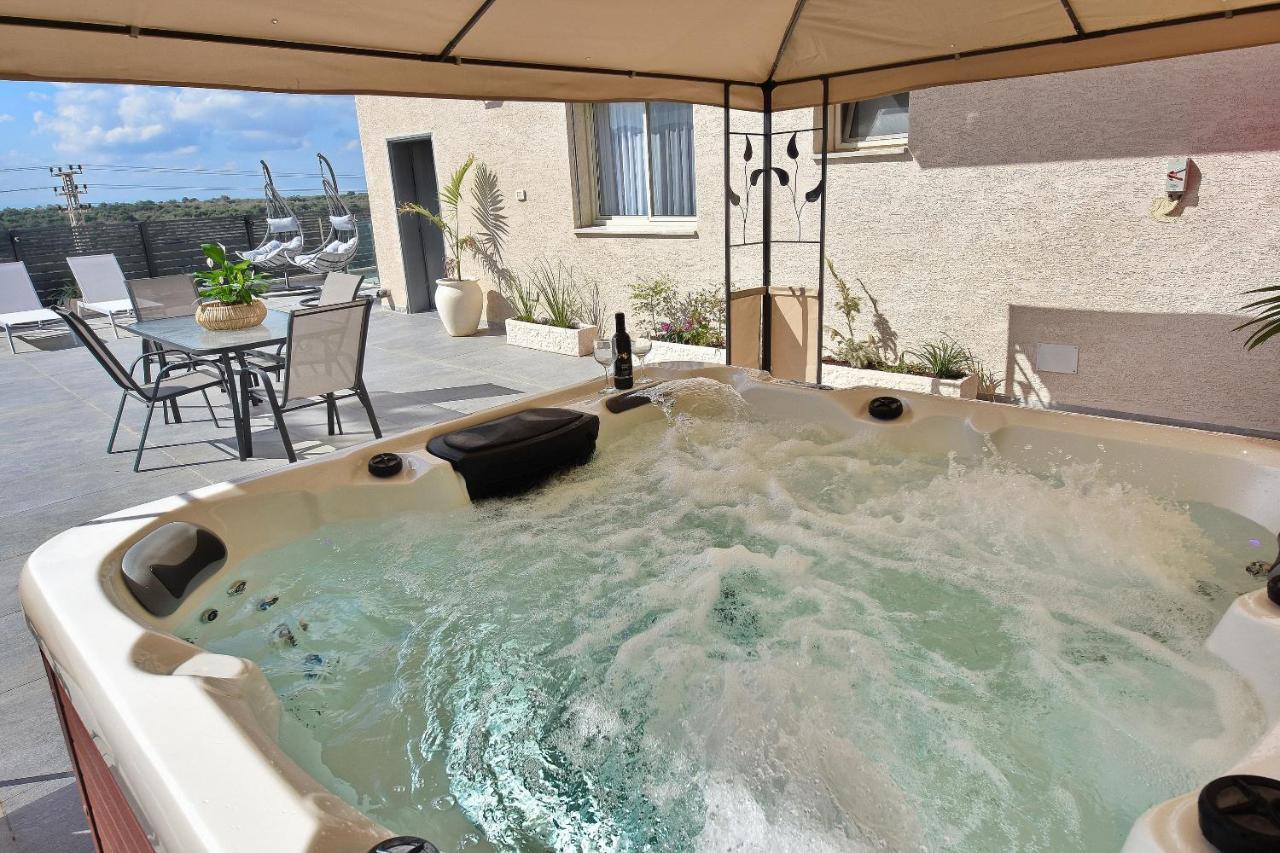 הסויטות של פולי Manot Exterior foto
